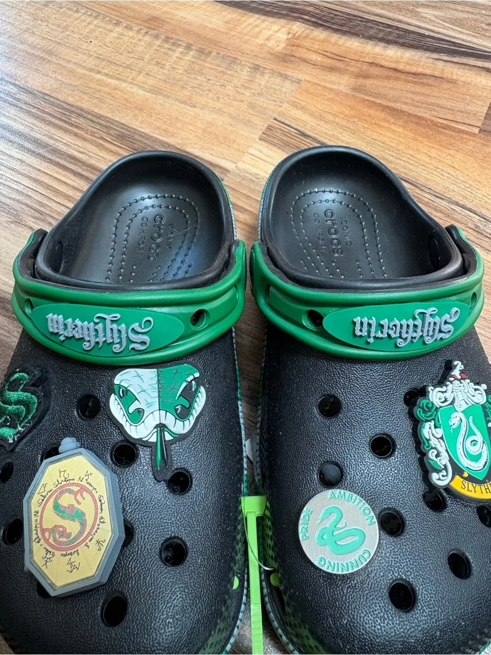 Crocs Kids Clogs Harry Potter Slytherin with Charms NEW size 12
